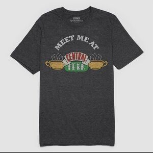 FRIENDS Dark Gray 'Meet Me at Central Perk' Women’s Tee. Size Medium.